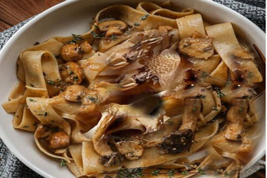 Maitake and oyster mushroom pasta 