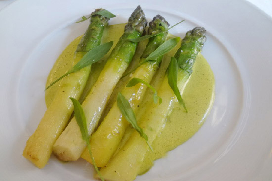 Asparagus with lime