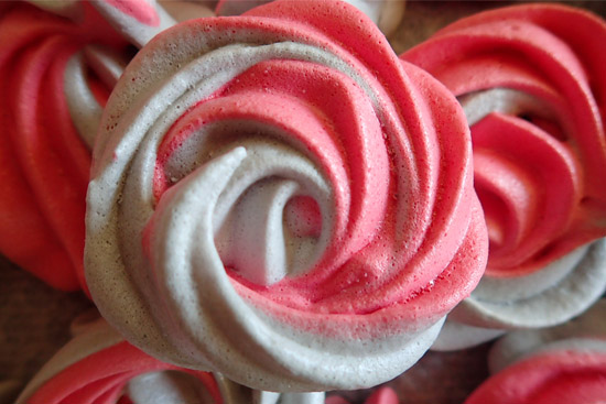 Meringue-strawberry