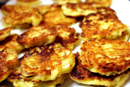 Potato pancakes with goat... Page-Turner-Cookbook