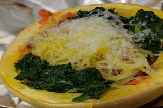 Baked spaghetti squash with spinach and cheese - A recipe by Epicuriantime.com